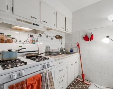 604 S Washington Square - Photo Thumbnail 11