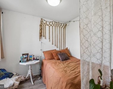 604 S Washington Square - Photo Thumbnail 9