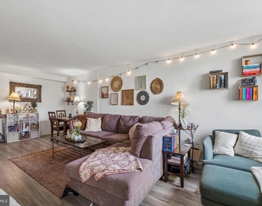 604 S Washington Square - Photo Thumbnail 8