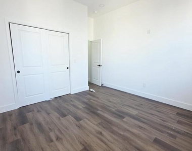 1520 S 22nd Street - Photo Thumbnail 4