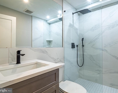 769 S 10th Street - Photo Thumbnail 8