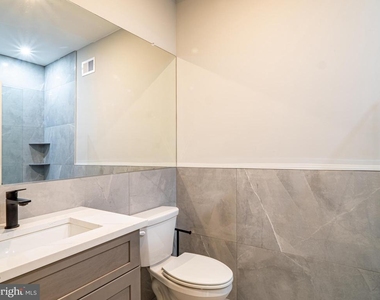 769 S 10th Street - Photo Thumbnail 4
