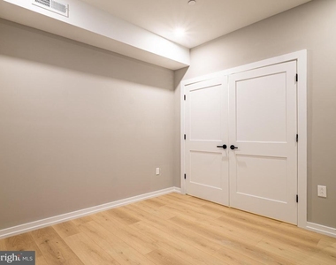 769 S 10th Street - Photo Thumbnail 2