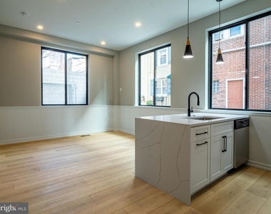 769 S 10th Street - Photo Thumbnail 1