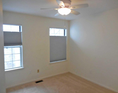 4314 Hillside Drive - Photo Thumbnail 7