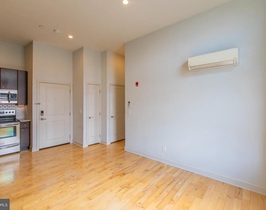 427 Monroe Street - Photo Thumbnail 3