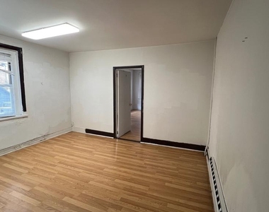 1115 Walnut Street - Photo Thumbnail 5