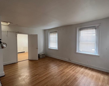 1115 Walnut Street - Photo Thumbnail 6