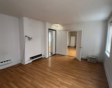 1115 Walnut Street - Photo Thumbnail 8