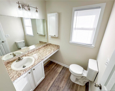 499 Coronation Drive - Photo Thumbnail 15