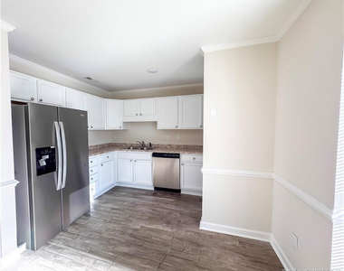 499 Coronation Drive - Photo Thumbnail 8