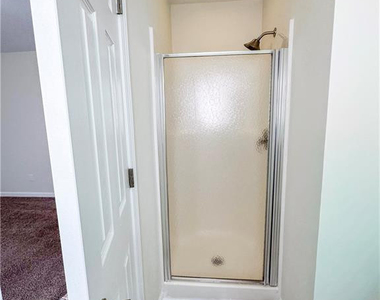 499 Coronation Drive - Photo Thumbnail 14