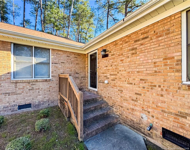 499 Coronation Drive - Photo Thumbnail 3