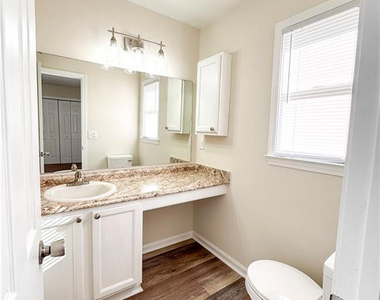 499 Coronation Drive - Photo Thumbnail 13