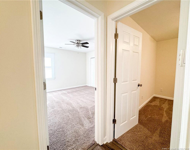 499 Coronation Drive - Photo Thumbnail 11