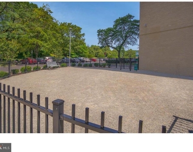 2200 Benjamin Franklin Parkway - Photo Thumbnail 14