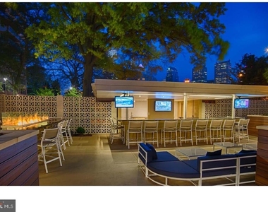 2200 Benjamin Franklin Parkway - Photo Thumbnail 11