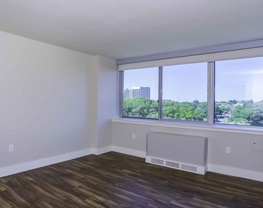 2200 Benjamin Franklin Parkway - Photo Thumbnail 1