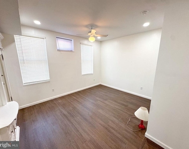 910 N 41st Street - Photo Thumbnail 6