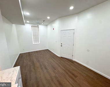 910 N 41st Street - Photo Thumbnail 4