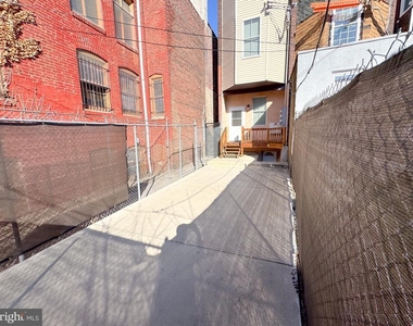 910 N 41st Street - Photo Thumbnail 11