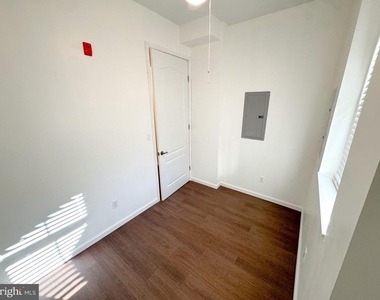 910 N 41st Street - Photo Thumbnail 9