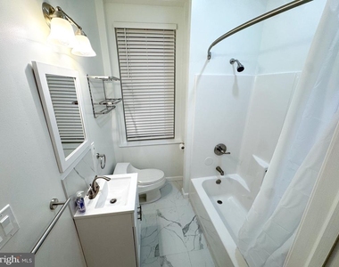 910 N 41st Street - Photo Thumbnail 3