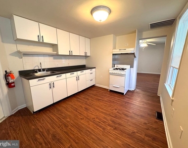 4444 Richmond Street - Photo Thumbnail 8