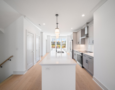 1143 Booth Park Boulevard - Photo Thumbnail 2