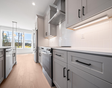 1143 Booth Park Boulevard - Photo Thumbnail 3