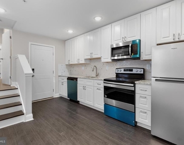 624 N 35th Street - Photo Thumbnail 2