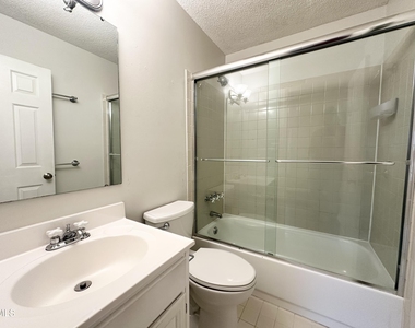 5620 Bridgetowne Way - Photo Thumbnail 4