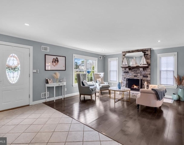 375 Kildare Drive - Photo Thumbnail 3