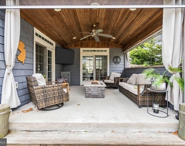 375 Kildare Drive - Photo Thumbnail 23
