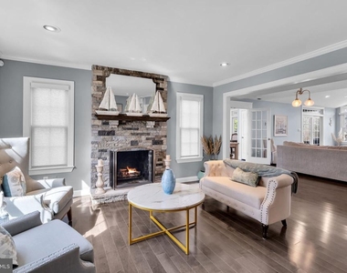 375 Kildare Drive - Photo Thumbnail 4