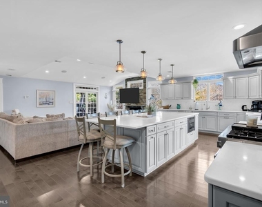 375 Kildare Drive - Photo Thumbnail 9