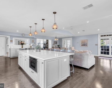 375 Kildare Drive - Photo Thumbnail 11