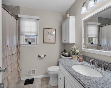 375 Kildare Drive - Photo Thumbnail 16