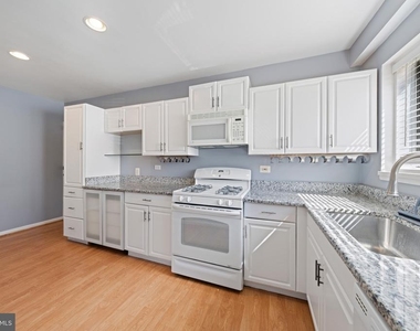 10620 Weymouth Street - Photo Thumbnail 4