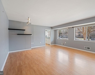 10620 Weymouth Street - Photo Thumbnail 8