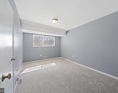 10620 Weymouth Street - Photo Thumbnail 10