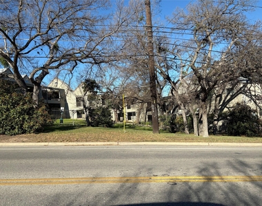 1514 Parker Ln - Photo Thumbnail 5
