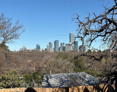 1514 Parker Ln - Photo Thumbnail 2