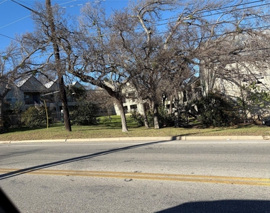 1514 Parker Ln - Photo Thumbnail 6
