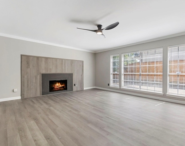 2226 Nantucket Dr - Photo Thumbnail 11