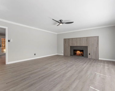 2226 Nantucket Dr - Photo Thumbnail 18