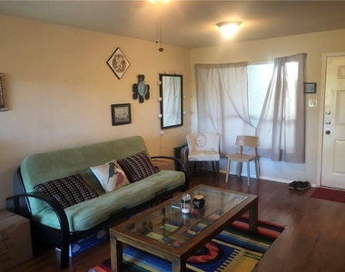 1514 Parker Ln - Photo Thumbnail 5