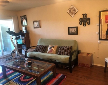 1514 Parker Ln - Photo Thumbnail 6