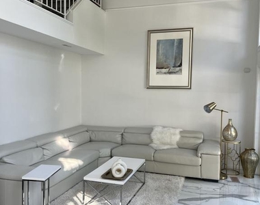 8719 Delcris Drive - Photo Thumbnail 2