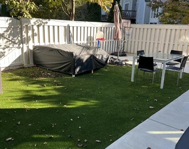 8719 Delcris Drive - Photo Thumbnail 3